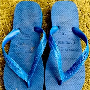 Blue Havainas size 37-38 gently worn